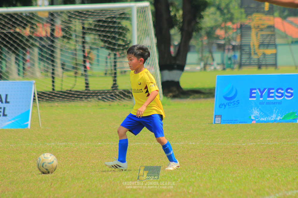 ijlu10 170825 pelita jaya soccer school vs brazillian soccer serpong