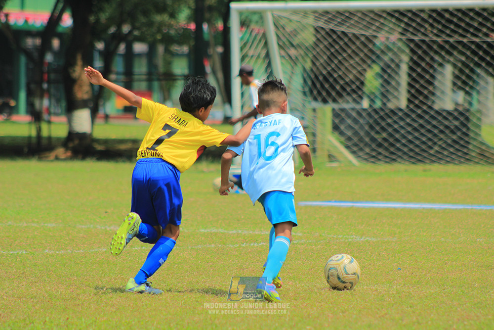 ijlu10 170825 pelita jaya soccer school vs brazillian soccer serpong