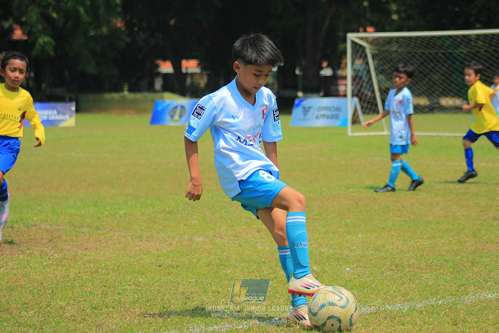 ijlu10 170825 pelita jaya soccer school vs brazillian soccer serpong