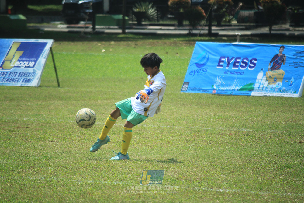 ijlu10 170825 pelita jaya soccer school vs brazillian soccer serpong