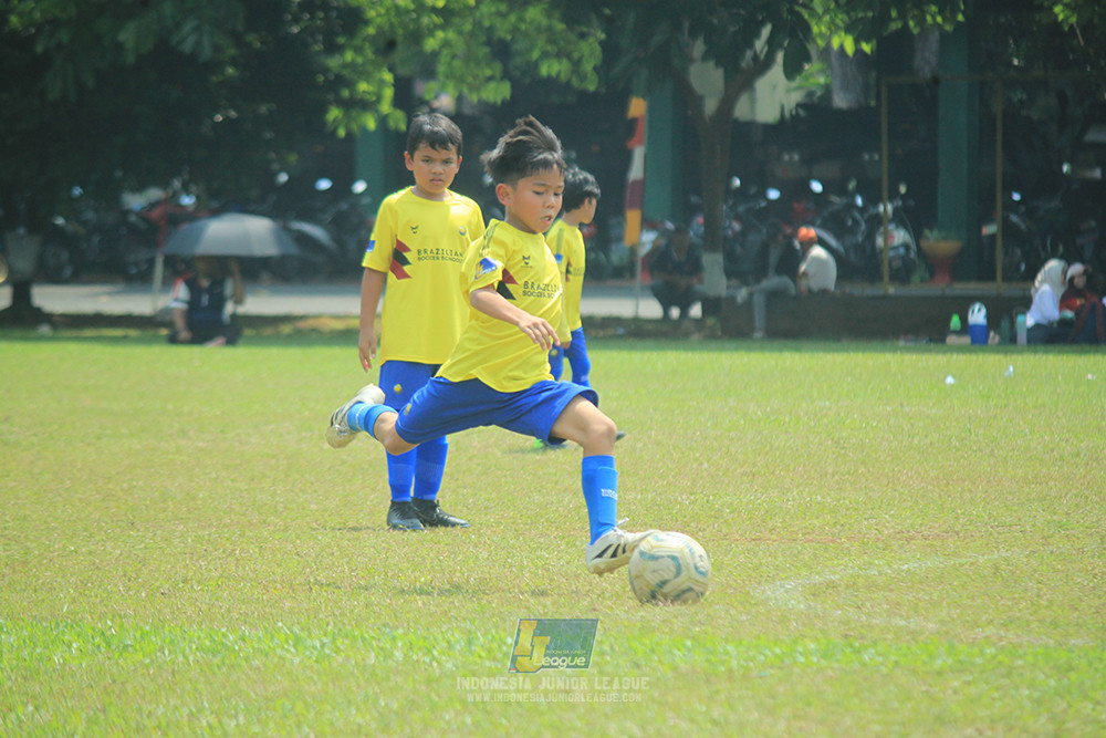 ijlu10 170825 pelita jaya soccer school vs brazillian soccer serpong