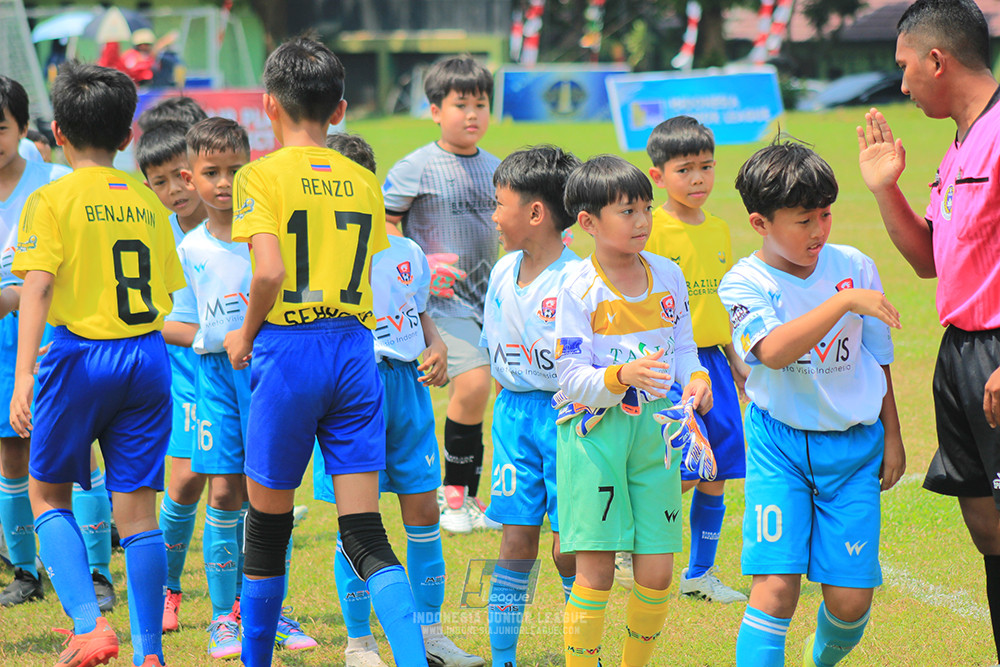 ijlu10 170825 pelita jaya soccer school vs brazillian soccer serpong