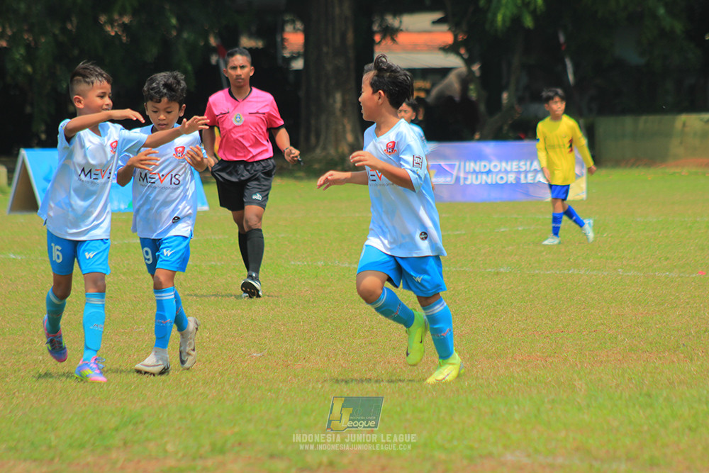 ijlu10 170825 pelita jaya soccer school vs brazillian soccer serpong
