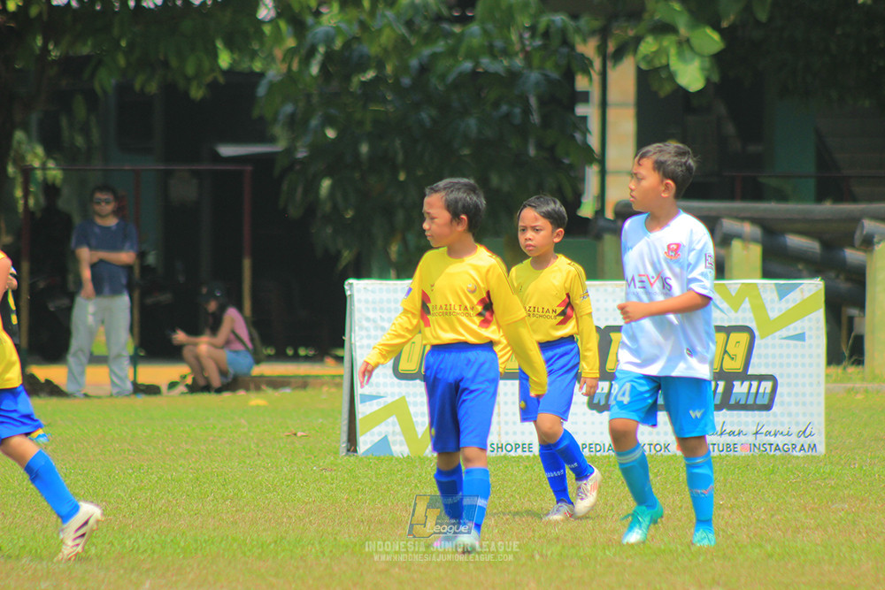 ijlu10 170825 pelita jaya soccer school vs brazillian soccer serpong
