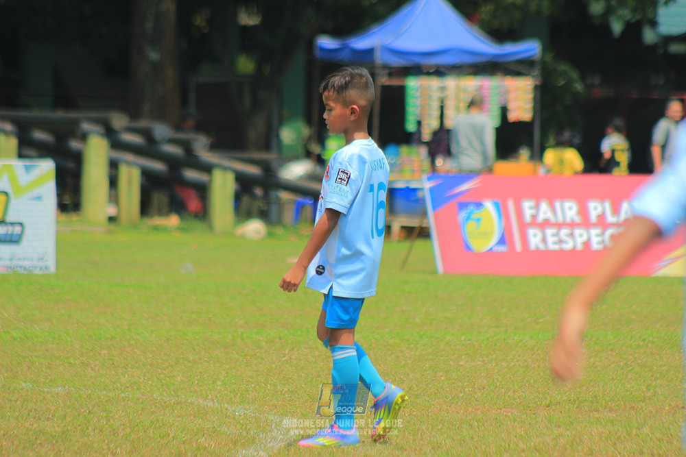 ijlu10 170825 pelita jaya soccer school vs brazillian soccer serpong