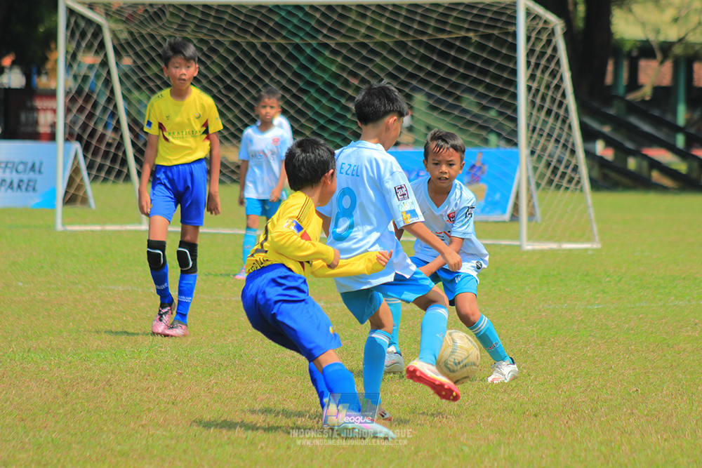 ijlu10 170825 pelita jaya soccer school vs brazillian soccer serpong