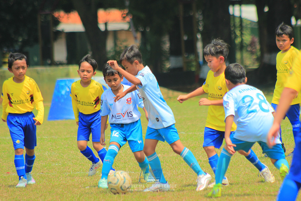 ijlu10 170825 pelita jaya soccer school vs brazillian soccer serpong