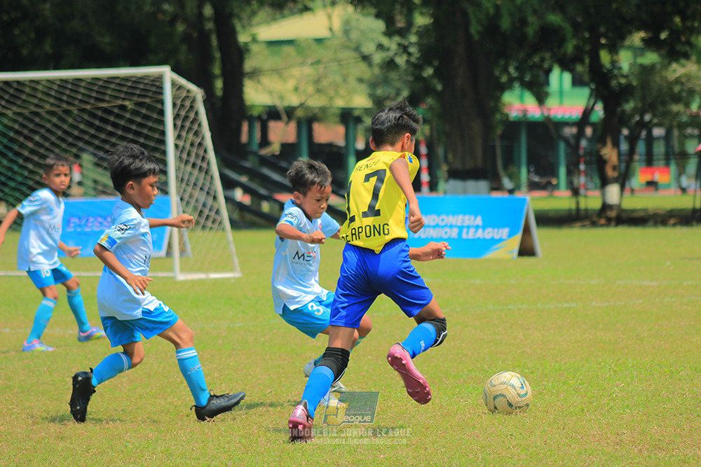 ijlu10 170825 pelita jaya soccer school vs brazillian soccer serpong