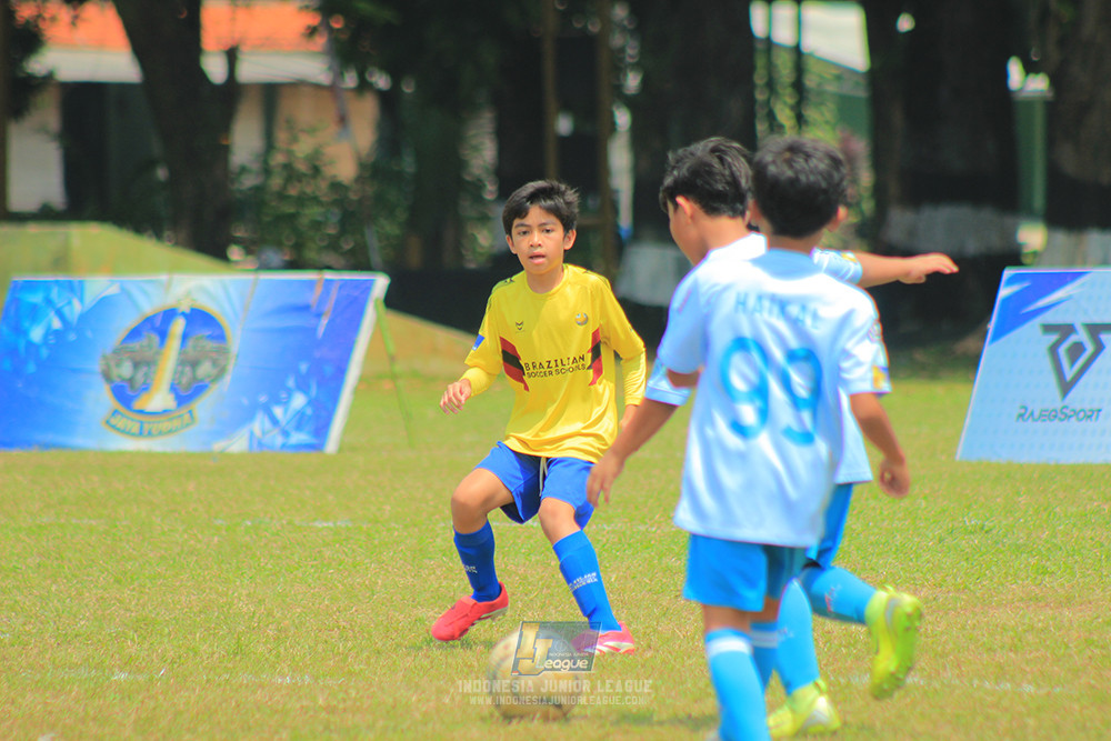 ijlu10 170825 pelita jaya soccer school vs brazillian soccer serpong