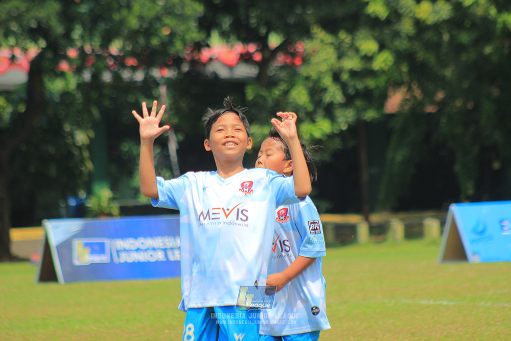 ijlu10 170825 pelita jaya soccer school vs brazillian soccer serpong