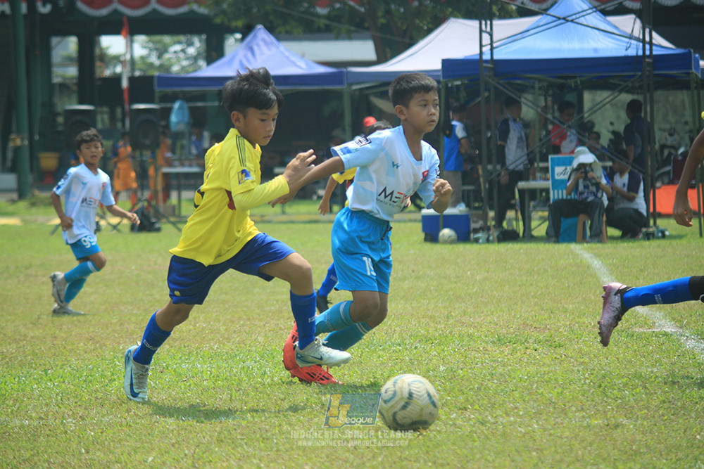 ijlu10 170825 pelita jaya soccer school vs brazillian soccer serpong