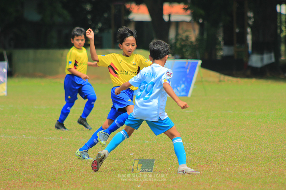 ijlu10 170825 pelita jaya soccer school vs brazillian soccer serpong