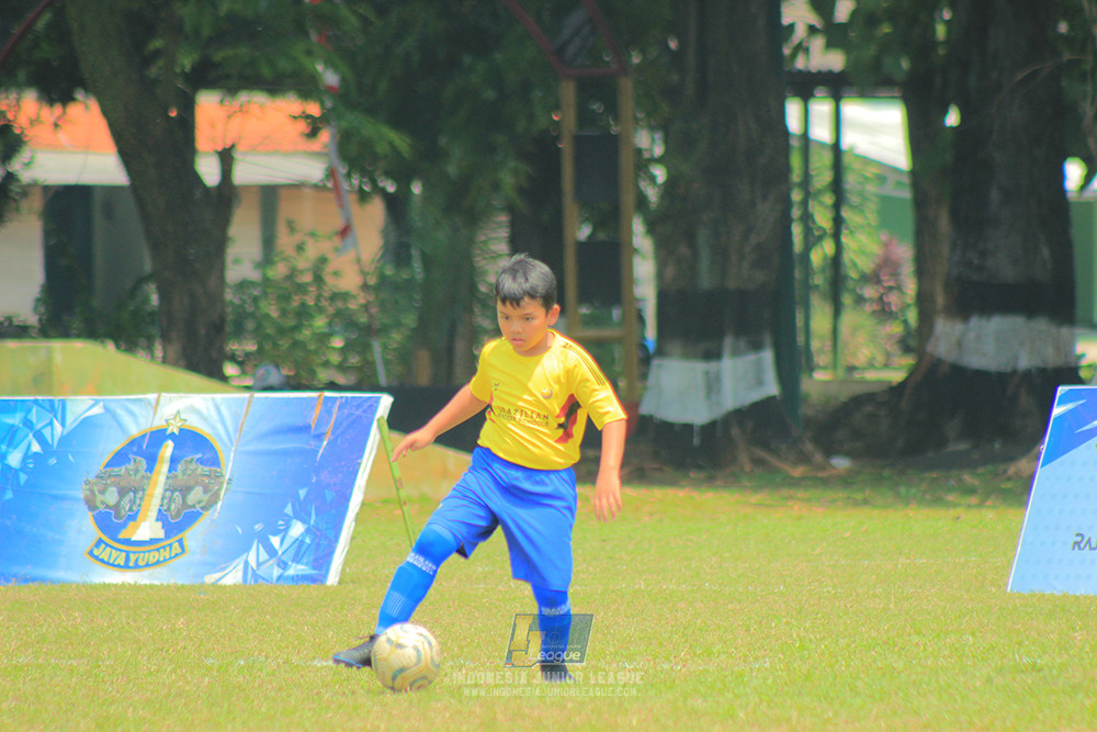 ijlu10 170825 pelita jaya soccer school vs brazillian soccer serpong