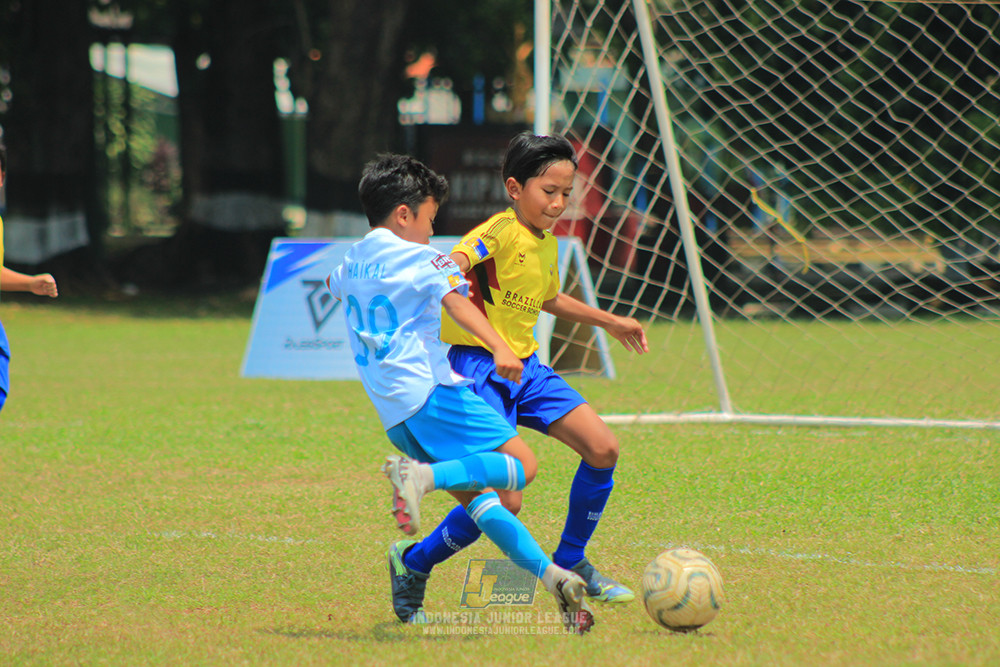 ijlu10 170825 pelita jaya soccer school vs brazillian soccer serpong