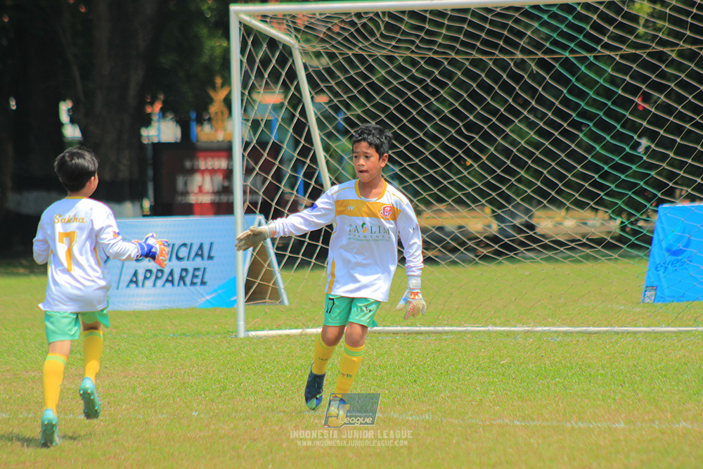 ijlu10 170825 pelita jaya soccer school vs brazillian soccer serpong