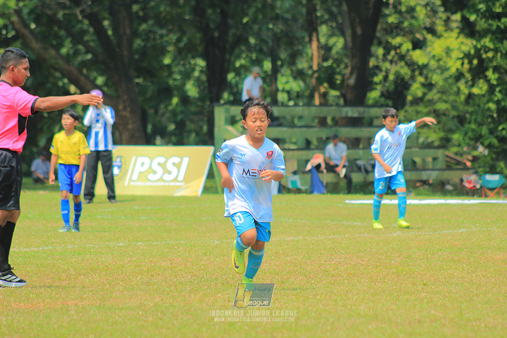 ijlu10 170825 pelita jaya soccer school vs brazillian soccer serpong