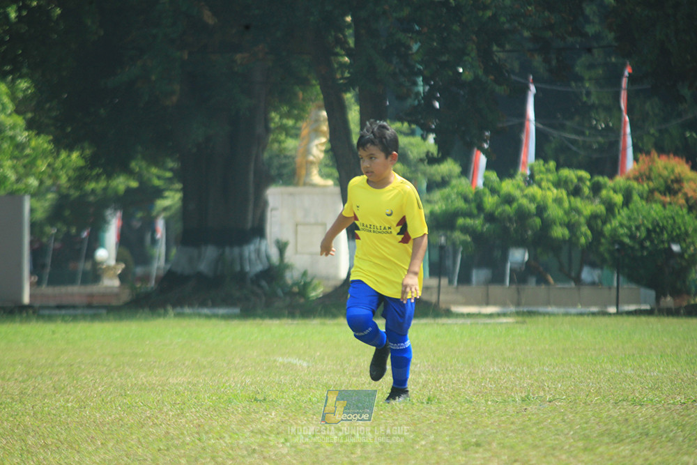 ijlu10 170825 pelita jaya soccer school vs brazillian soccer serpong
