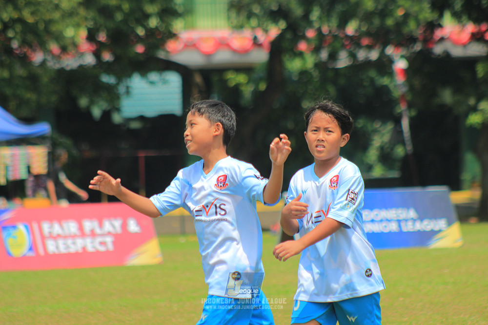 ijlu10 170825 pelita jaya soccer school vs brazillian soccer serpong