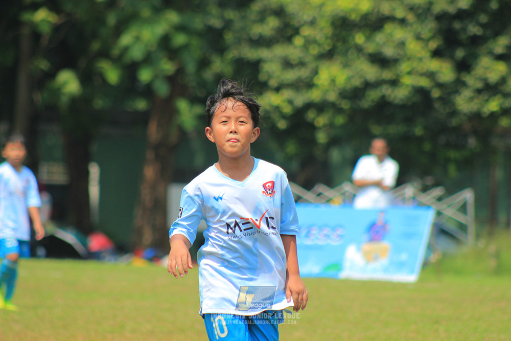 ijlu10 170825 pelita jaya soccer school vs brazillian soccer serpong