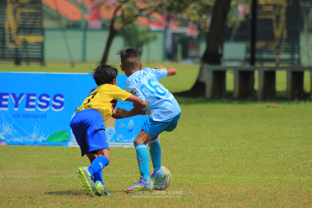 ijlu10 170825 pelita jaya soccer school vs brazillian soccer serpong