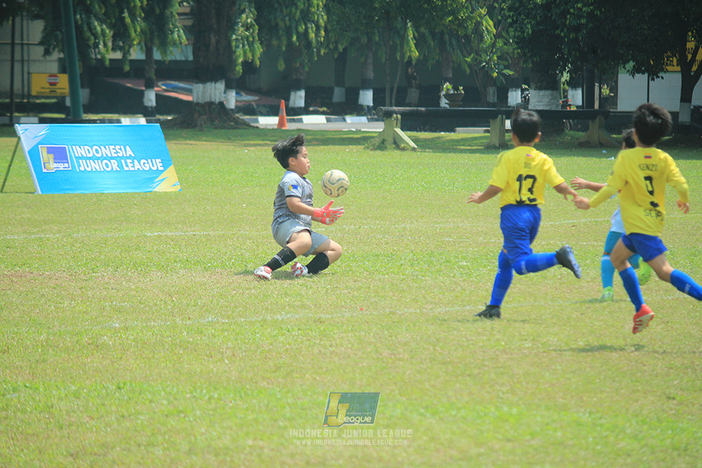 ijlu10 170825 pelita jaya soccer school vs brazillian soccer serpong