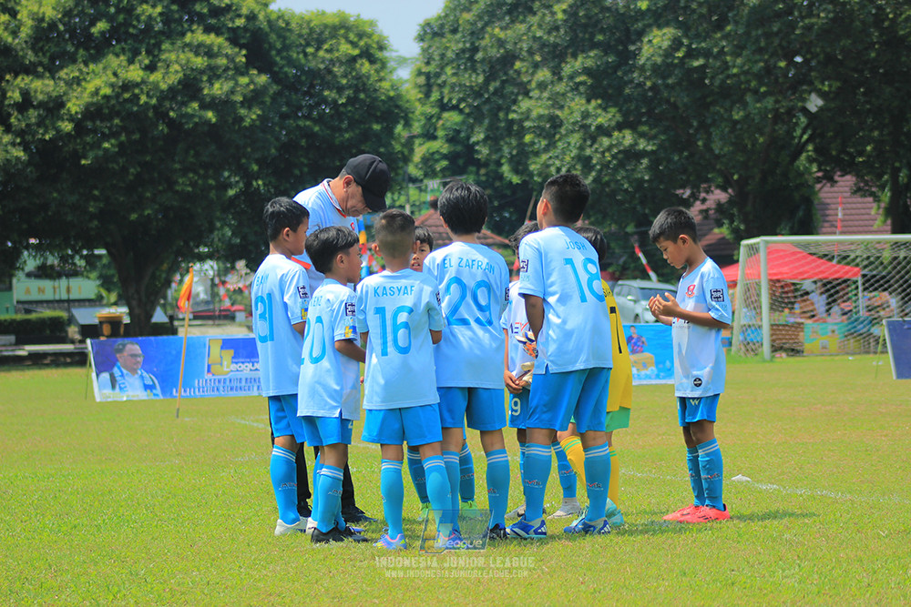 ijlu10 170825 pelita jaya soccer school vs brazillian soccer serpong