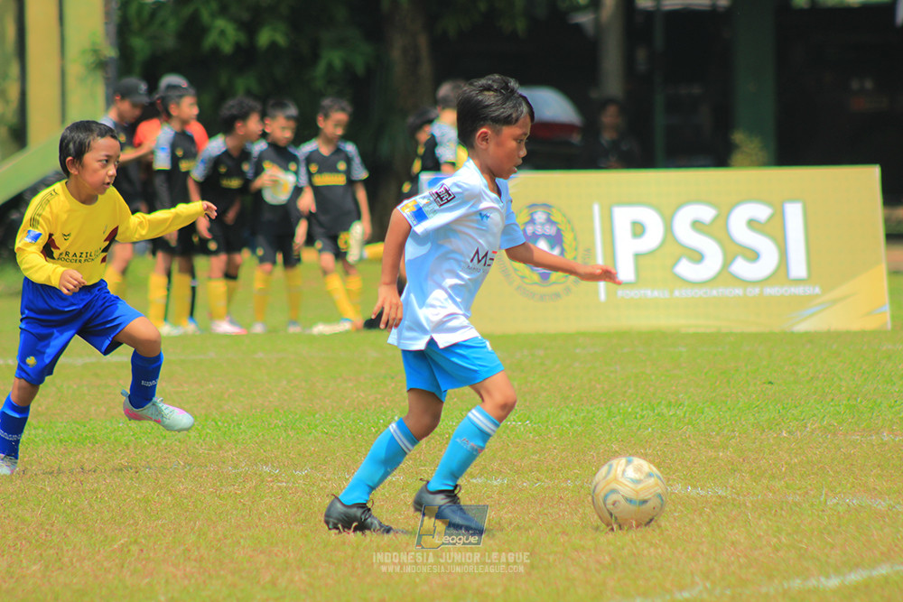 ijlu10 170825 pelita jaya soccer school vs brazillian soccer serpong