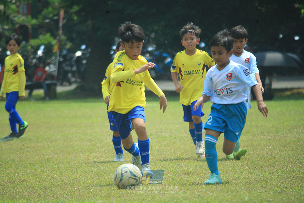 ijlu10 170825 pelita jaya soccer school vs brazillian soccer serpong