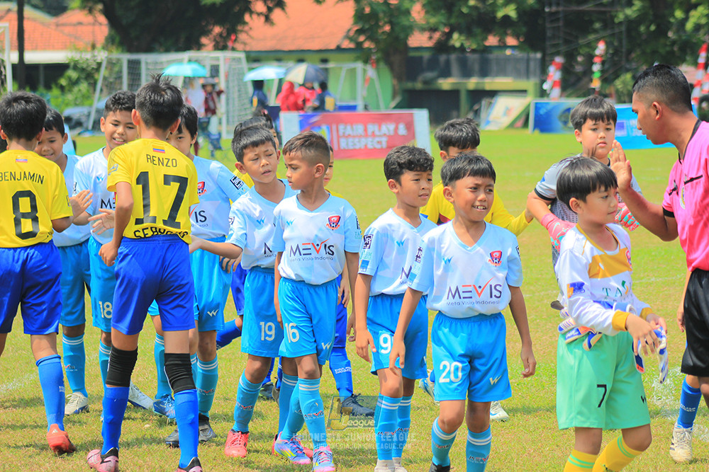 ijlu10 170825 pelita jaya soccer school vs brazillian soccer serpong