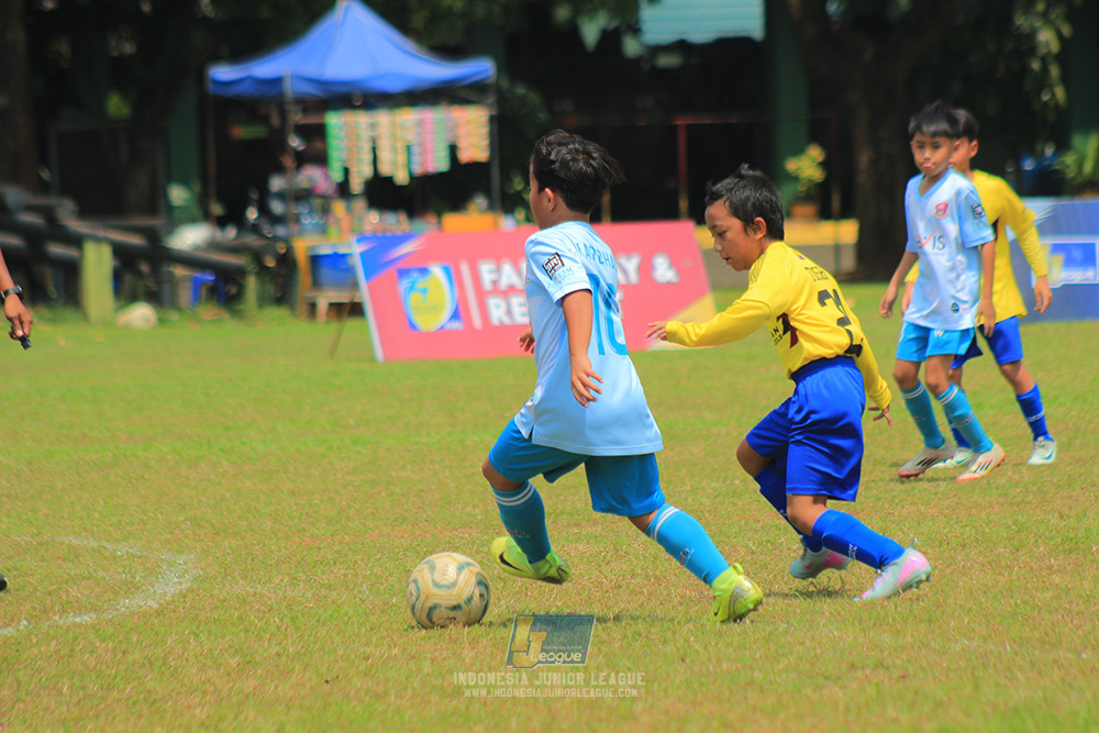 ijlu10 170825 pelita jaya soccer school vs brazillian soccer serpong