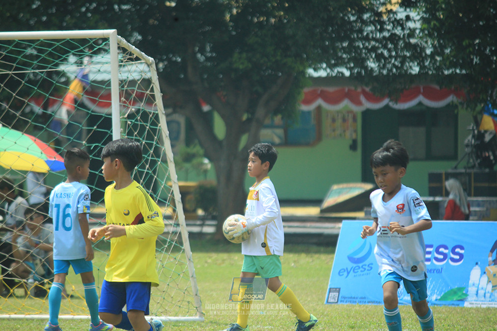 ijlu10 170825 pelita jaya soccer school vs brazillian soccer serpong