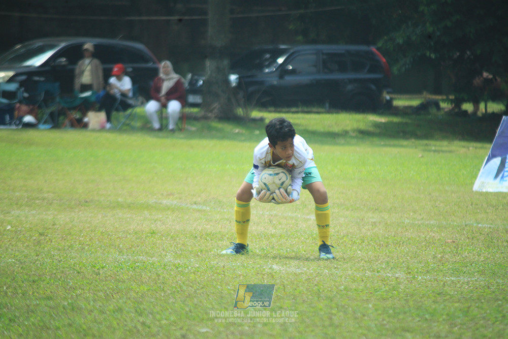ijlu10 170825 pelita jaya soccer school vs brazillian soccer serpong