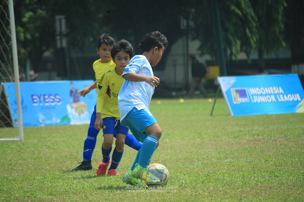 ijlu10 170825 pelita jaya soccer school vs brazillian soccer serpong