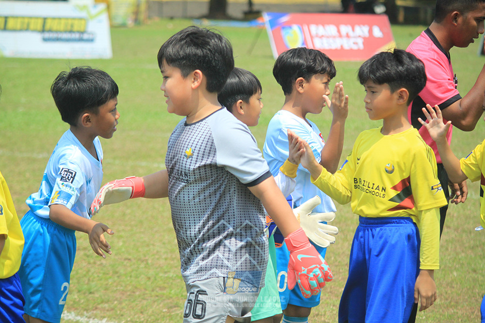 ijlu10 170825 pelita jaya soccer school vs brazillian soccer serpong