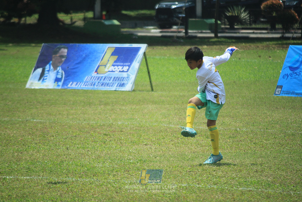 ijlu10 170825 pelita jaya soccer school vs brazillian soccer serpong