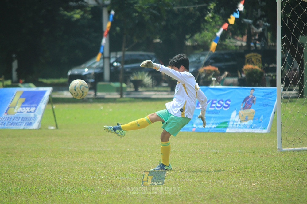 ijlu10 170825 pelita jaya soccer school vs brazillian soccer serpong