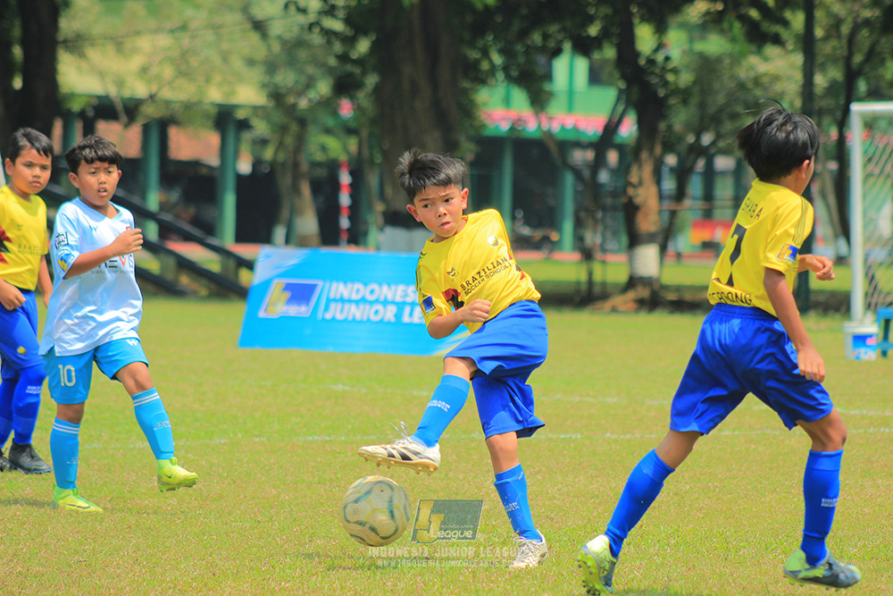 ijlu10 170825 pelita jaya soccer school vs brazillian soccer serpong