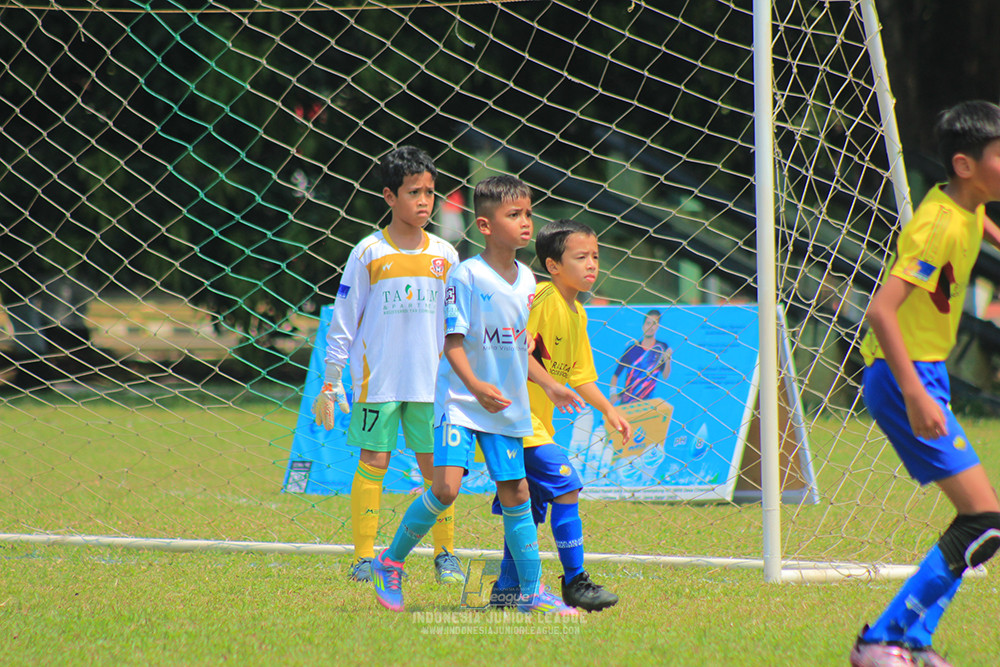 ijlu10 170825 pelita jaya soccer school vs brazillian soccer serpong