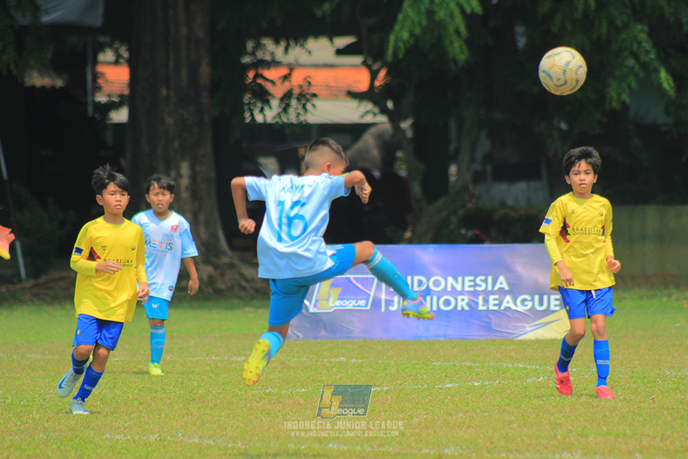 ijlu10 170825 pelita jaya soccer school vs brazillian soccer serpong