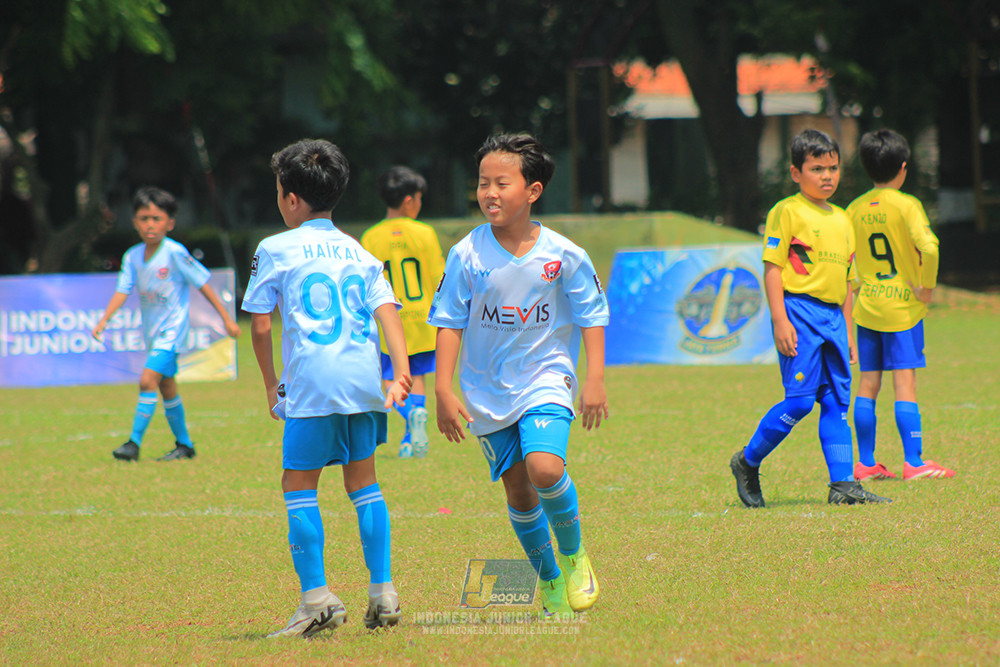 ijlu10 170825 pelita jaya soccer school vs brazillian soccer serpong