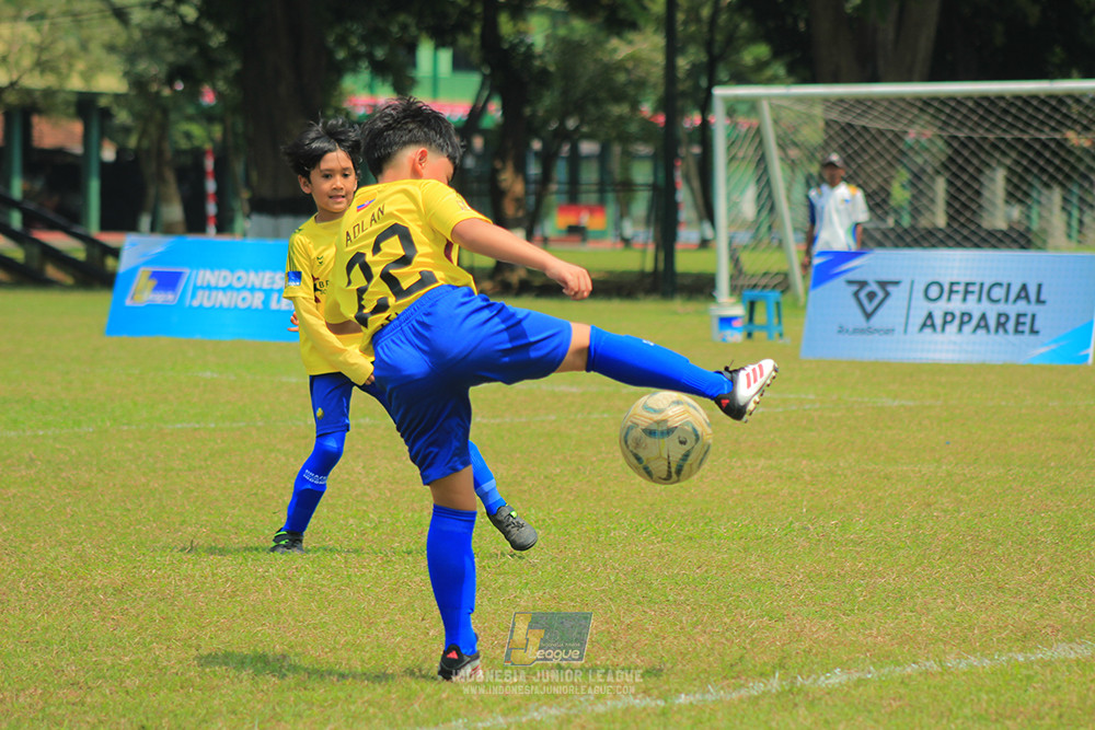 ijlu10 170825 pelita jaya soccer school vs brazillian soccer serpong