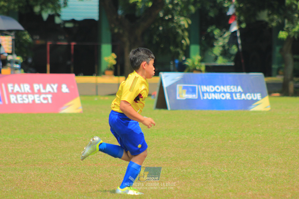 ijlu10 170825 pelita jaya soccer school vs brazillian soccer serpong