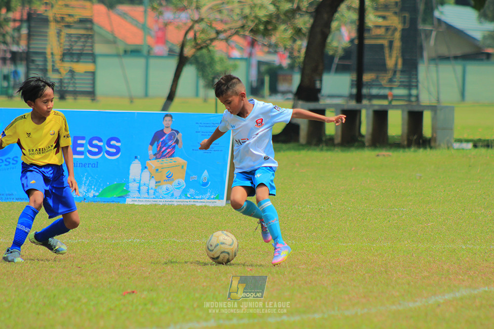 ijlu10 170825 pelita jaya soccer school vs brazillian soccer serpong
