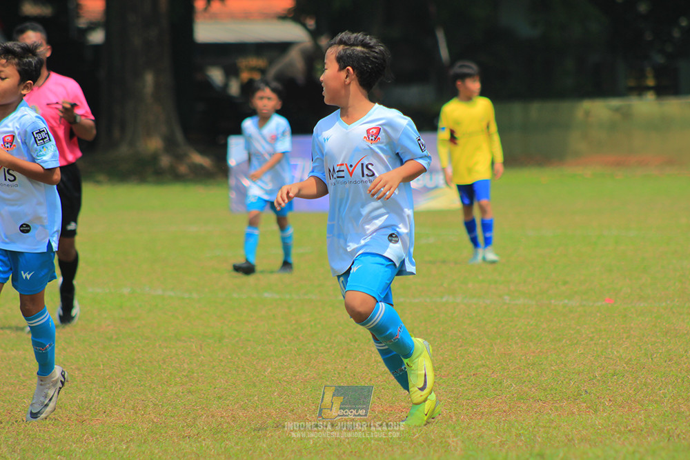 ijlu10 170825 pelita jaya soccer school vs brazillian soccer serpong