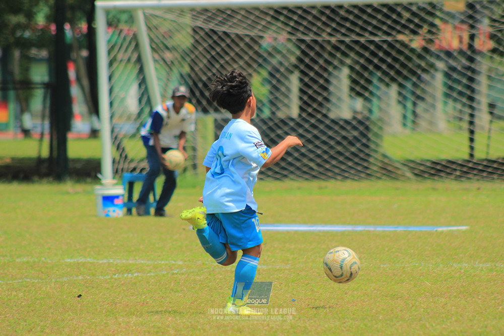 ijlu10 170825 pelita jaya soccer school vs brazillian soccer serpong