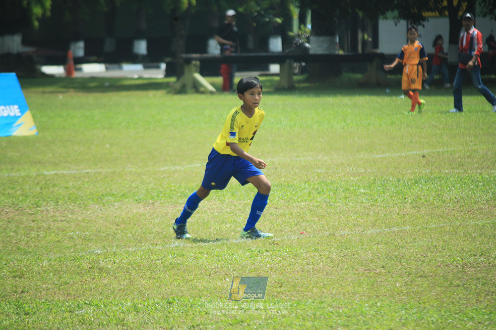 ijlu10 170825 pelita jaya soccer school vs brazillian soccer serpong