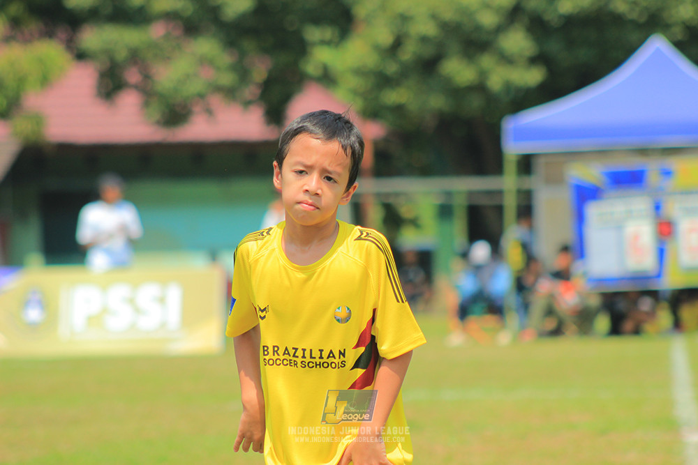 ijlu10 170825 pelita jaya soccer school vs brazillian soccer serpong