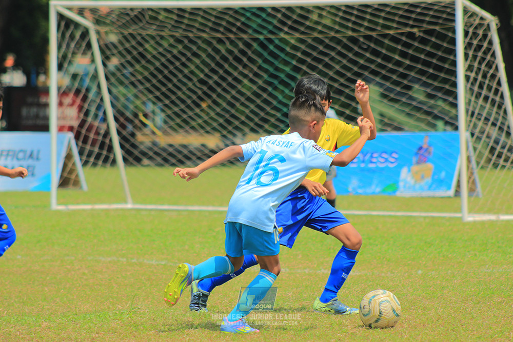 ijlu10 170825 pelita jaya soccer school vs brazillian soccer serpong
