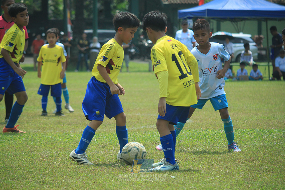 ijlu10 170825 pelita jaya soccer school vs brazillian soccer serpong