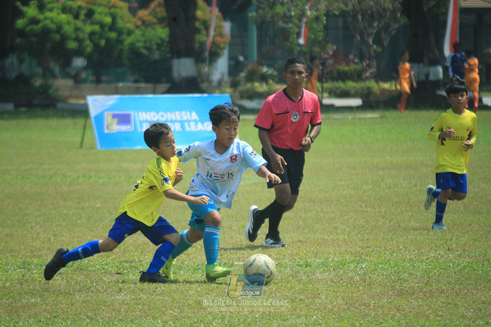 ijlu10 170825 pelita jaya soccer school vs brazillian soccer serpong